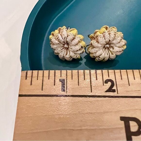 Incredible 3 Pair Lot Vintage MCM Fabric Beaded Crystal Cluster Clip Earring Lot - Picture 4 of 6